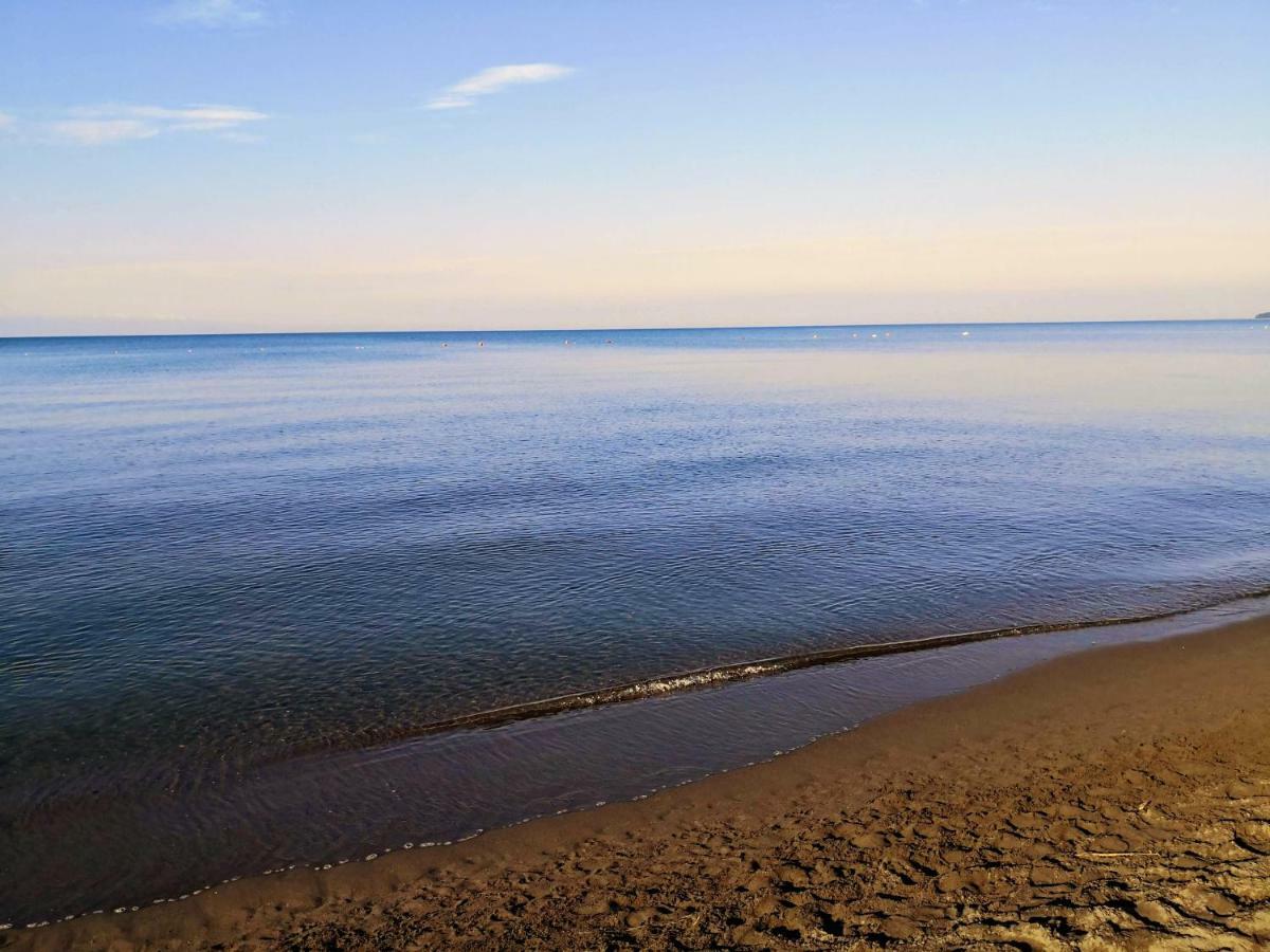 Beachfront, Tirana Guest House Velipojë Esterno foto